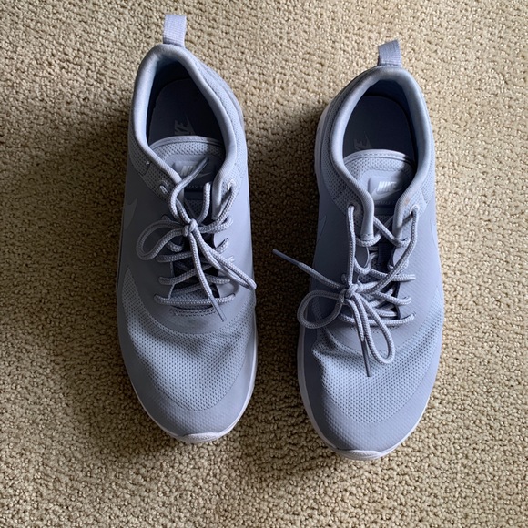 Nike gray air max Thea tennis shoes - Picture 2 of 8